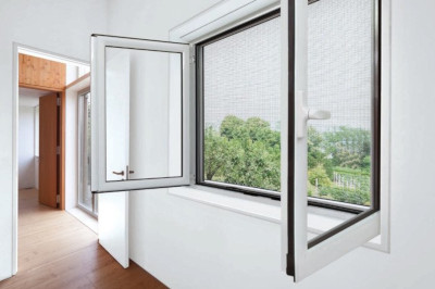 Moustiquaires sur-mesure Voir les moustiquaires