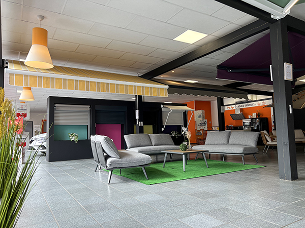 showroom-ici-store-grenoble magasin store banne grenoble, magasin store banne vaucluse, store banne grenoble, store banne vaucluse, magasin pergola grenoble, magasin pergola vaucluse, pergola grenoble, pergola vaucluse, showroom ici store, showroom ici st 200 mt2 dédiées à la protection solaire