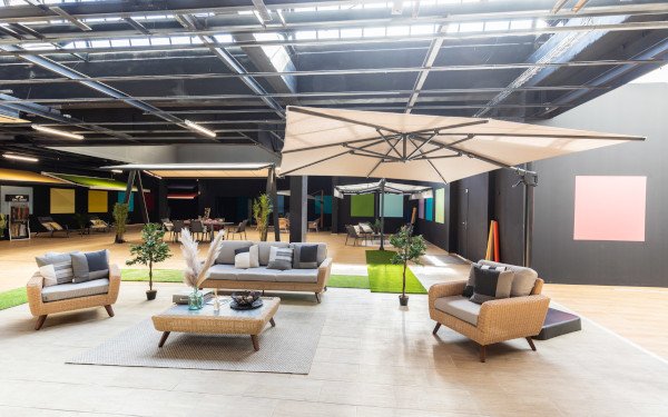 Découvrez nos stores bannes et stores à double pente dans le Showroom Avignon Exposition de stores bannes et de stores à double pente dans le Showroom Avignon