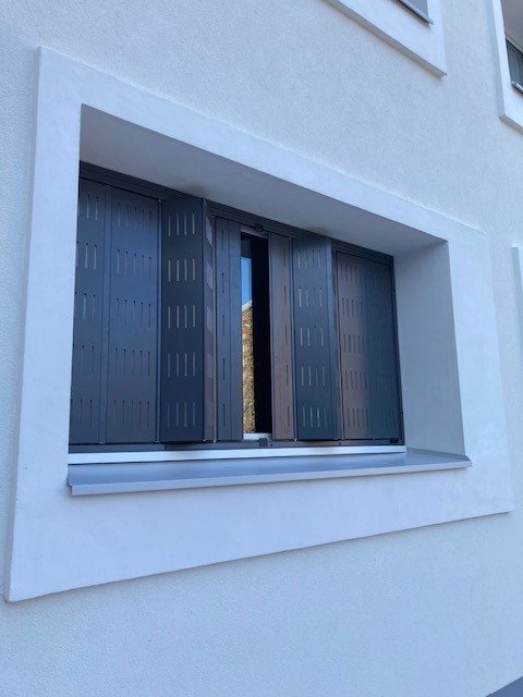 volets roulants ou volets battants, choisir entre volet roulant et volet battants, Volets battants