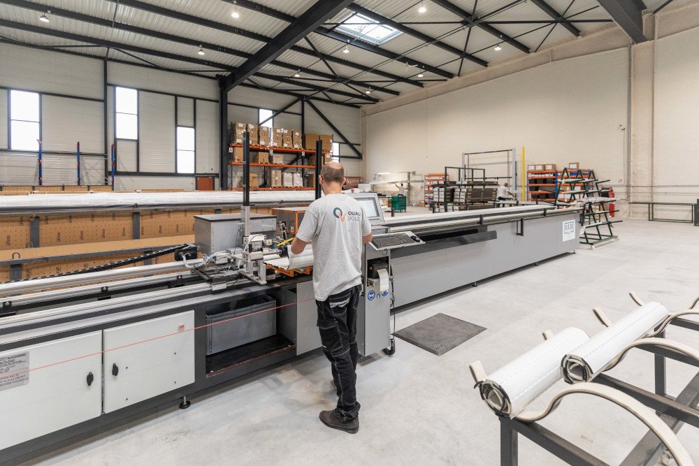 Technologie de confection Qualivolet fabricant français de volets roulants et store bannes sur mesure Technologie de confection Qualivolet fabricant français de volets roulants et store bannes sur mesure