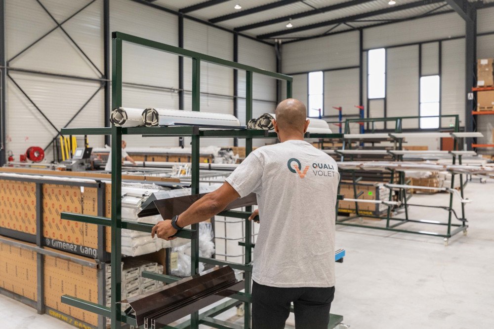 Technologie de confection Qualivolet fabricant français de volets roulants et store bannes sur mesure Technologie de confection Qualivolet fabricant français de volets roulants et store bannes sur mesure