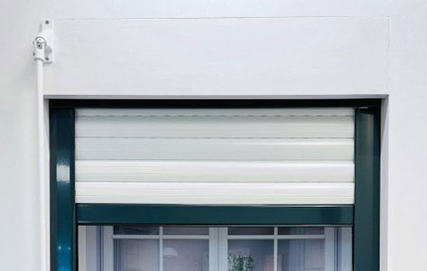 Cuvrir un volet roulant motorisé en cas de coupure d'électricité Manivelle - comment remonter son volet roulant en cas de panne électrique