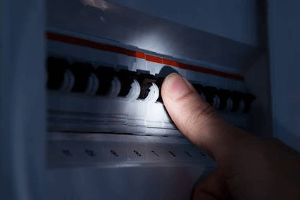 Comment remonter son volet roulant en cas de panne électrique Astuces simples en cas de coupure électrique