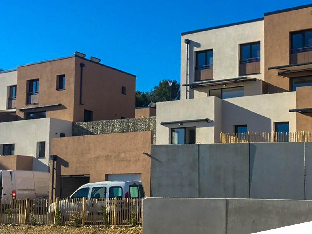 30 stores extérieurs coffre intégral avec toile Dickson - résidence de standing "Les Arbousiers" à Villeneuve-Lès-Avignon 30 stores extérieurs coffre intégral - résidence de standing "Les Arbousiers" à Villeneuve-Lès-Avignon