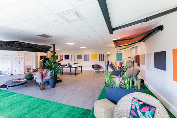 showroom Qualivolet, Fabricant français de volets roulants et stores banne Vue interieur showroom Qualivolet, Fabricant français de volets roulants et stores banne