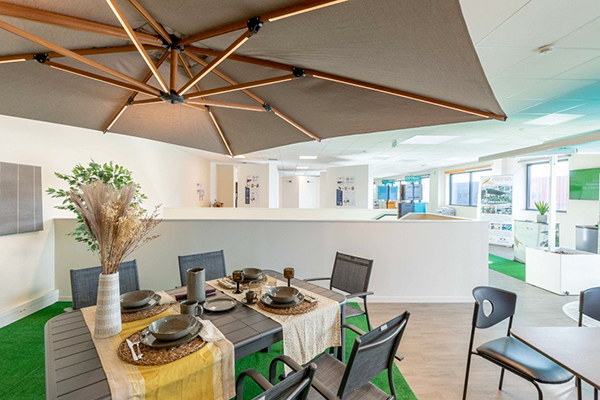 Parasols Marbella, Showroom Qualivolet Parasols Marbella, Showroom Qualivolet, Fabricant français de volets roulants et stores banne