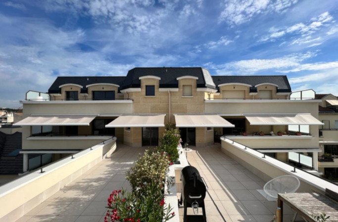 Stores banne Altea - Résidence de haut standing "Le Perreux" Stores banne Altea - Résidence de haut standing "Le Perreux"