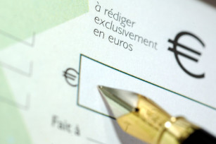 Photo d'un chèque - Paiement par chèque accepté Photo d'un chèque - Paiement par chèque accepté sur QualiVolet