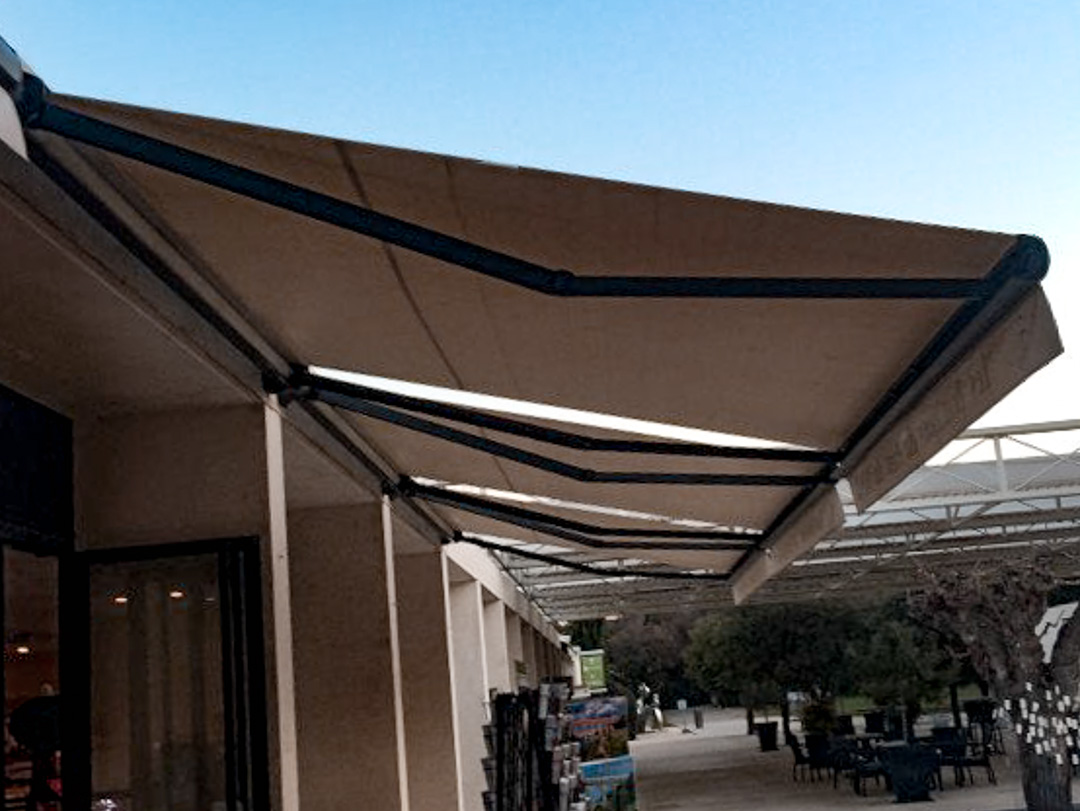 Les boutiques du Pont du Gard - Storbox 300 Protection solaire Storbox 300 - Pont du Gard